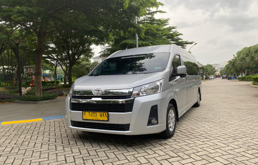 Sewa Toyota Hiace Premio Murah 2023