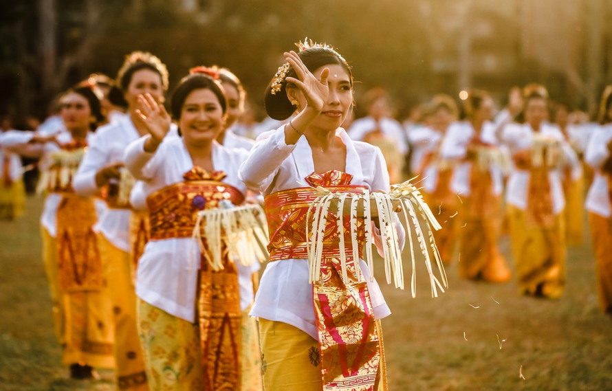 Liburan Sambil Belajar Adat dan Budaya, Menyenangkan Sekaligus Bermanfaat!